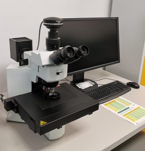 Microscope station in the tribodiagnostics laboratory
